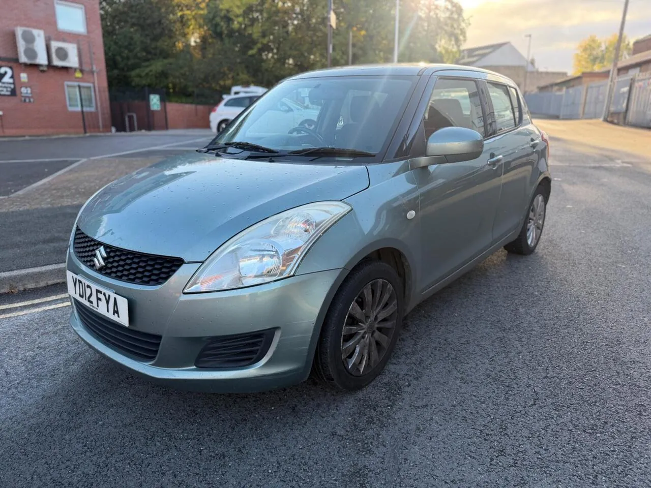 Suzuki Swift 2012 photo 3