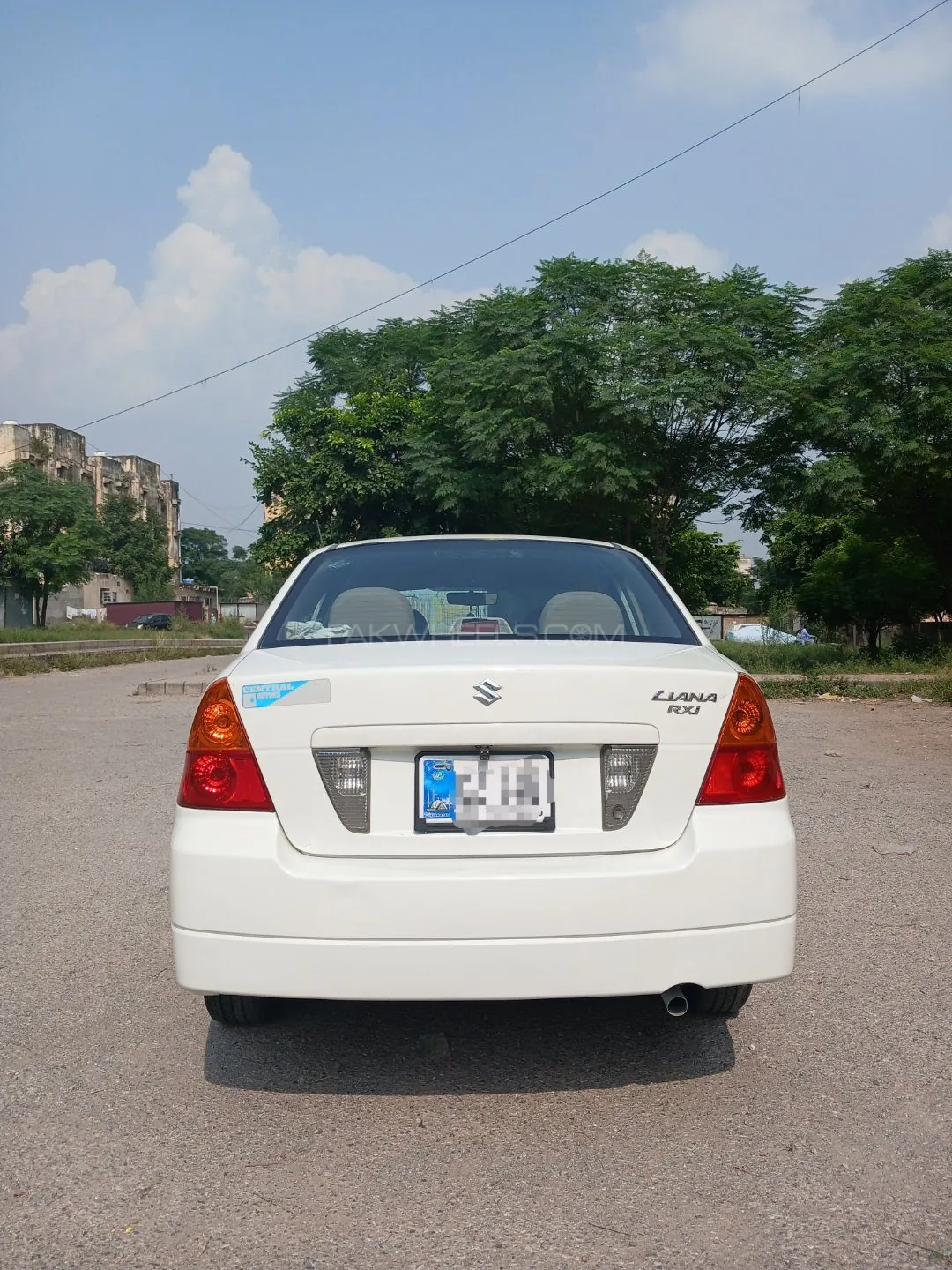 Suzuki Liana
