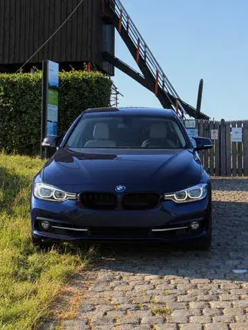 BMW 330E