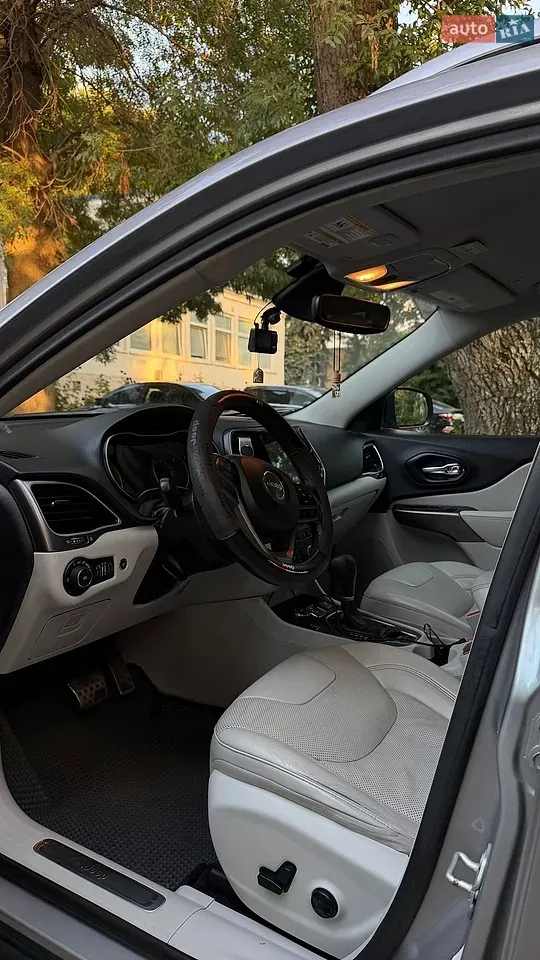 Jeep Cherokee 2018 photo 4