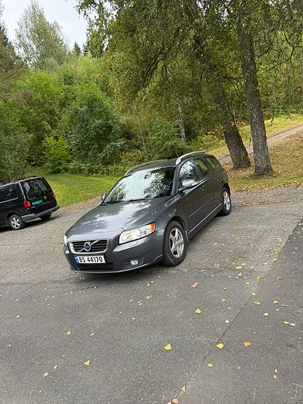 Volvo V50 2012 photo 2