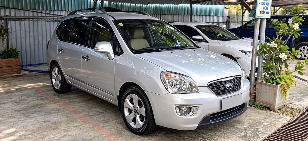 Kia Carens 2015 photo 4