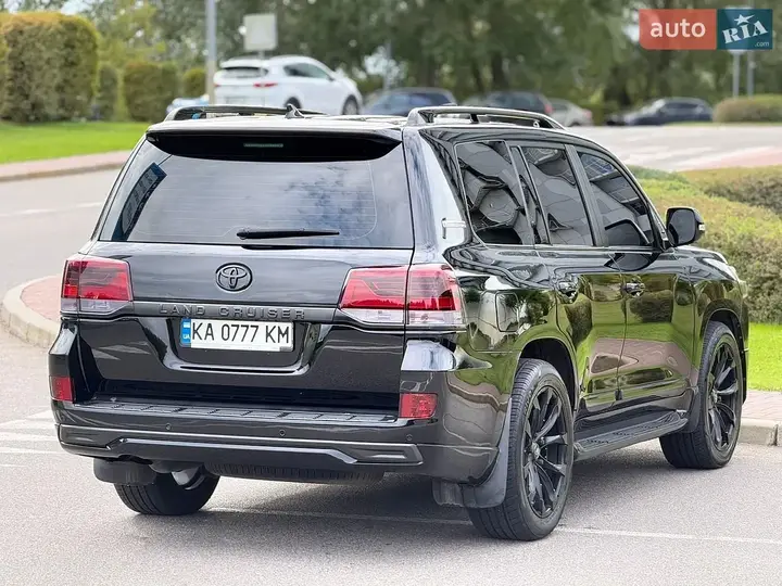 Toyota Land Cruiser 2017 photo 5