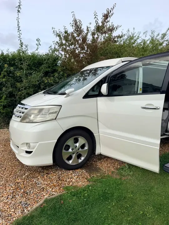 Toyota Alphard 2006 photo 3