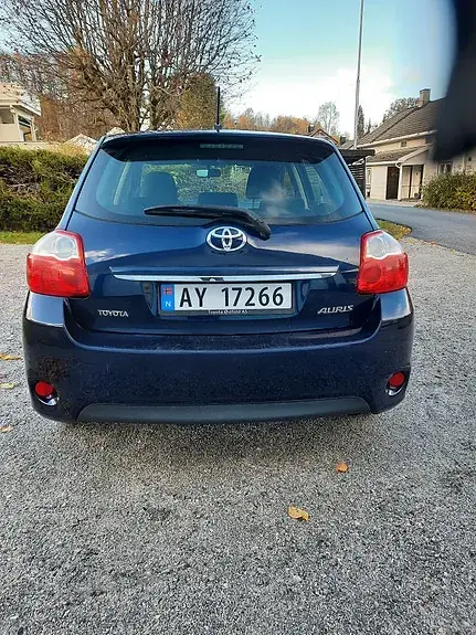 Toyota Auris 2012 photo 5