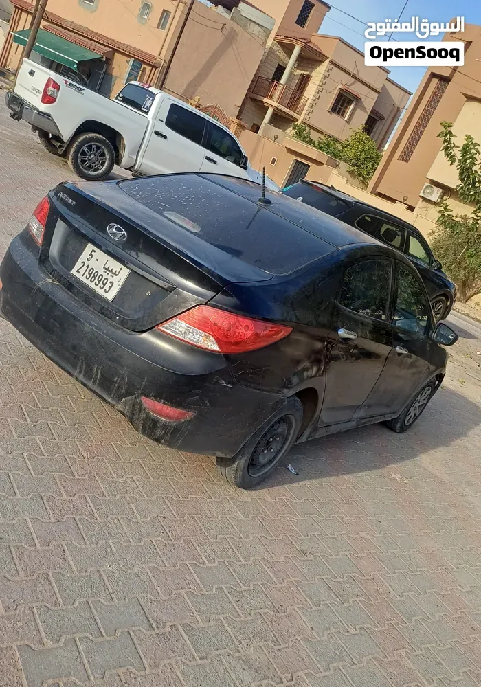 Hyundai Accent 2012 photo 4