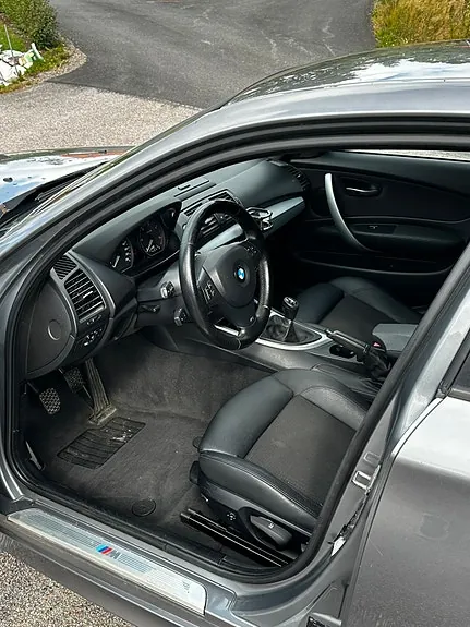 BMW 118D 2010 photo 3