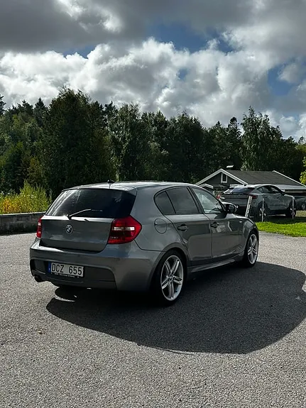 BMW 118D 2010 photo 2