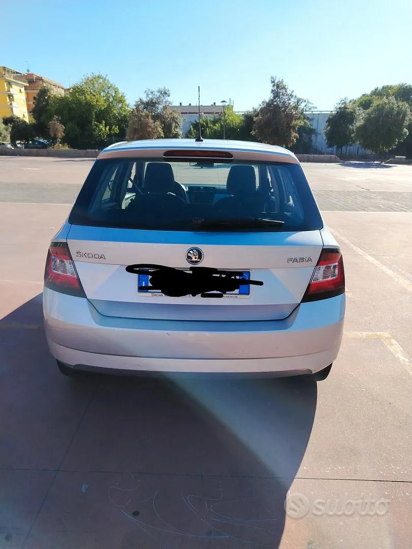 Skoda Fabia 2017 photo 2