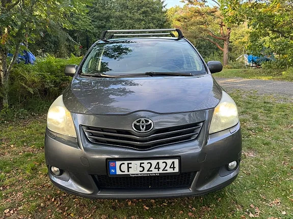 Toyota Verso 2009 photo 2