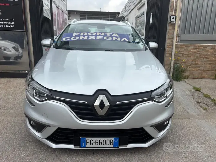 Renault Megane 2016 photo 2