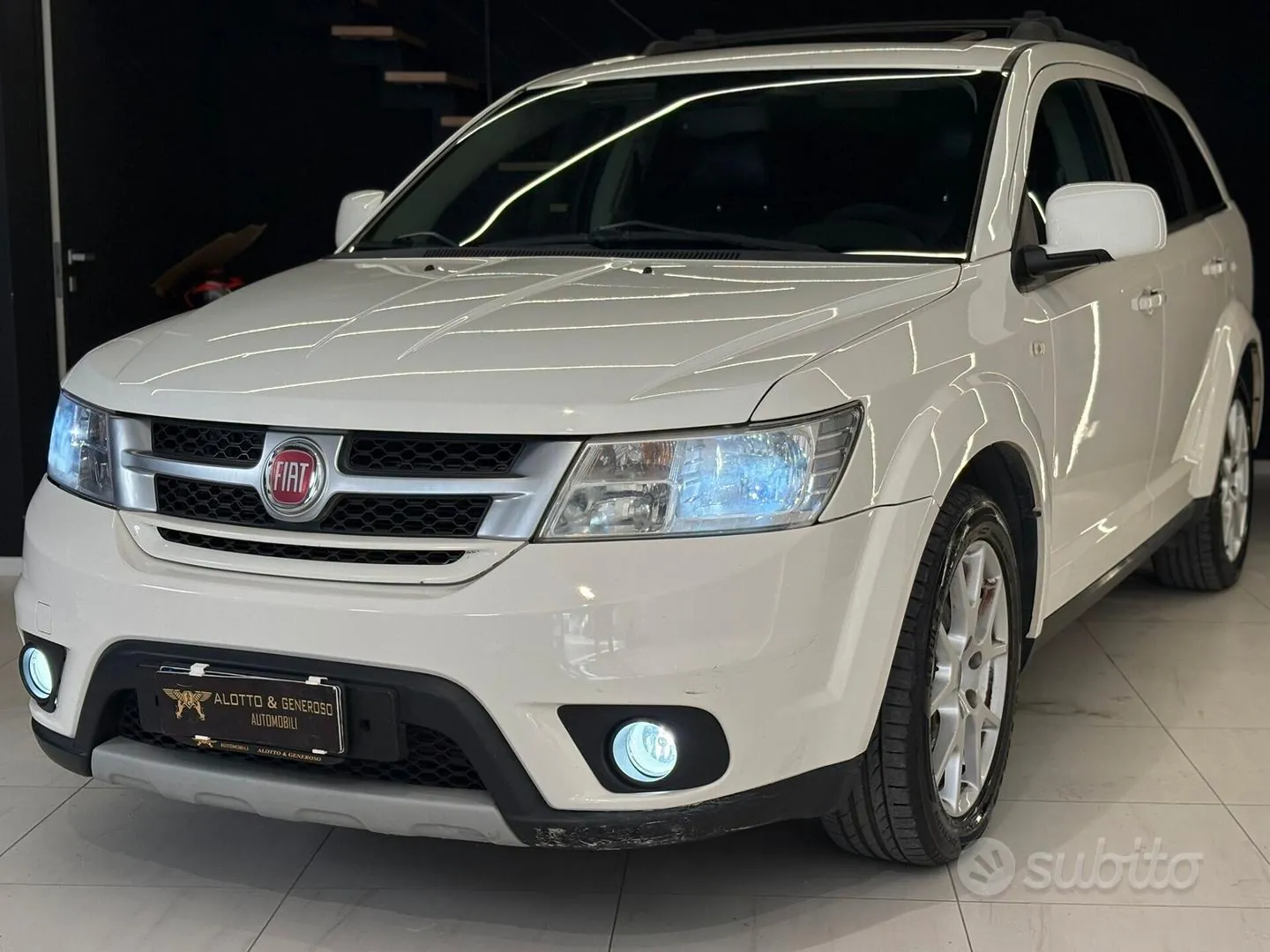 Fiat Freemont 2012 photo 2