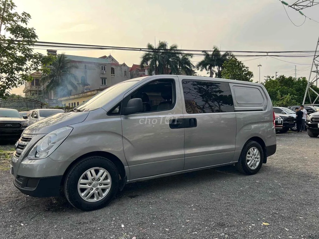 Hyundai Starex 2016 photo 2