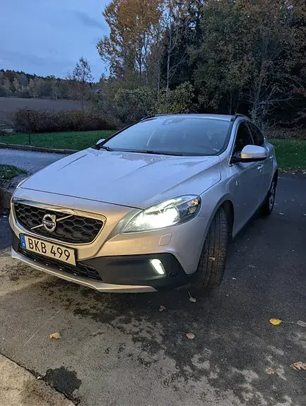 Volvo V40 Cross Country 2016 photo 2