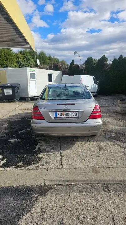 Mercedes-Benz E-Class 2002 photo 2