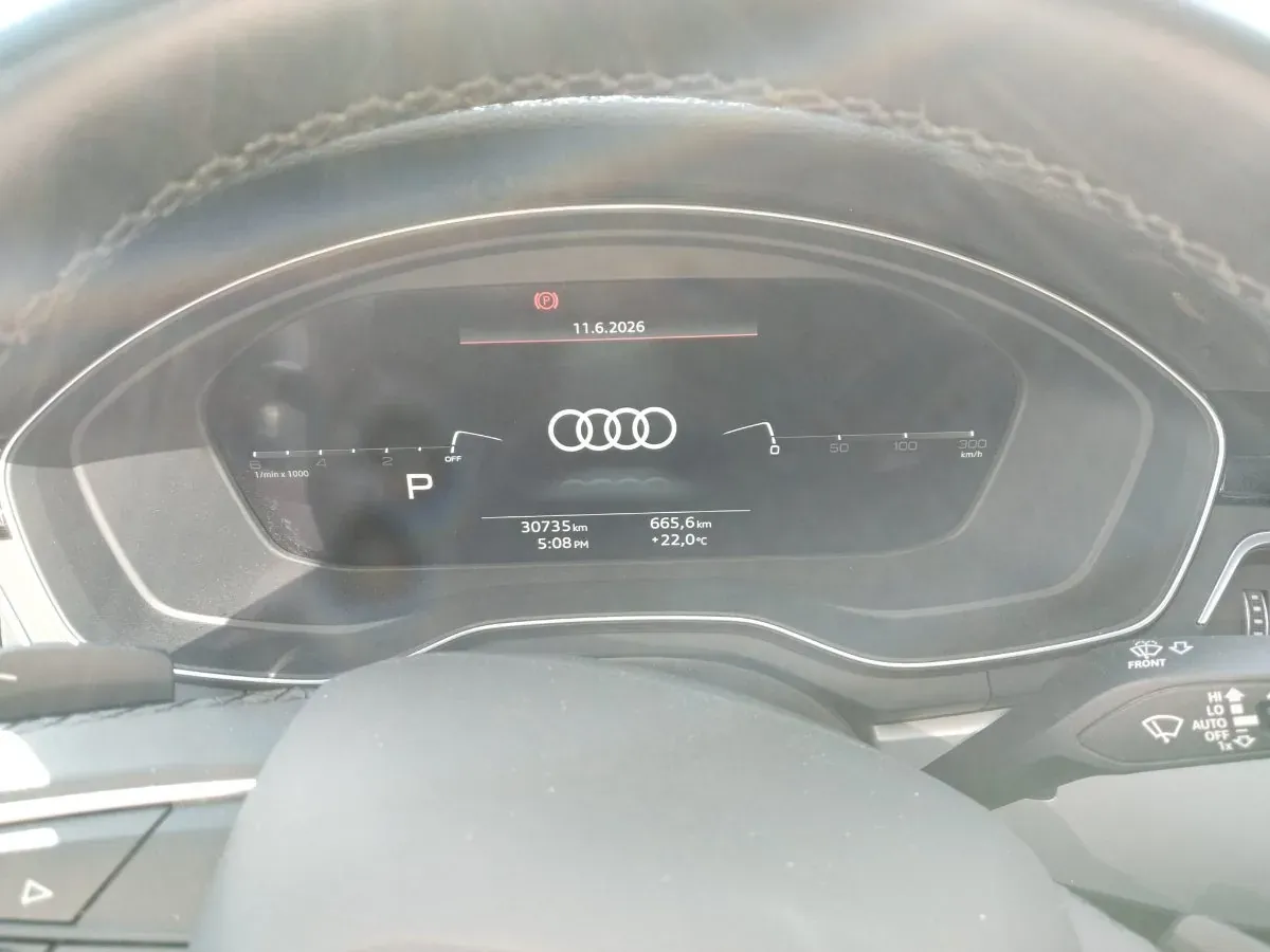 Audi A4 2023 photo 2