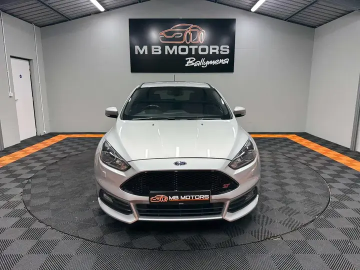 Ford Focus 2018 photo 2