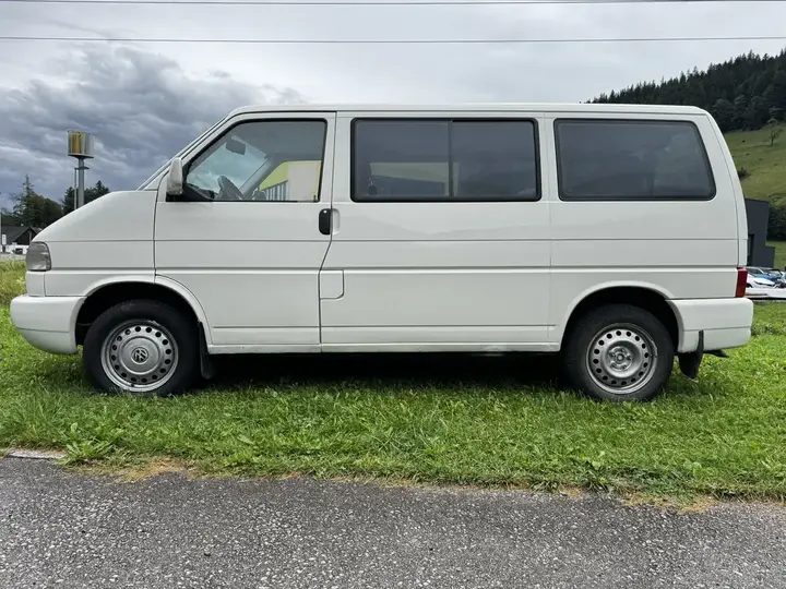 Volkswagen T4 2002 photo 2