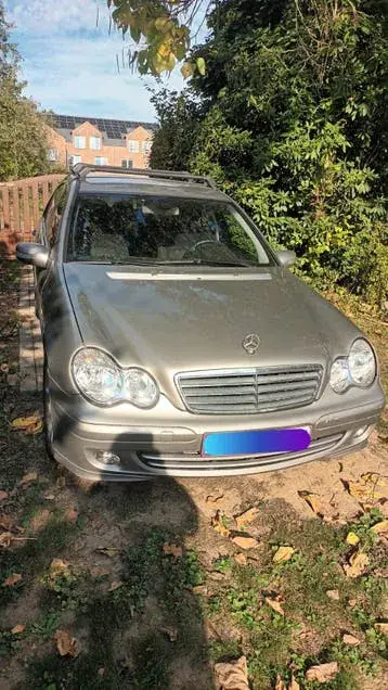 Mercedes-Benz C180