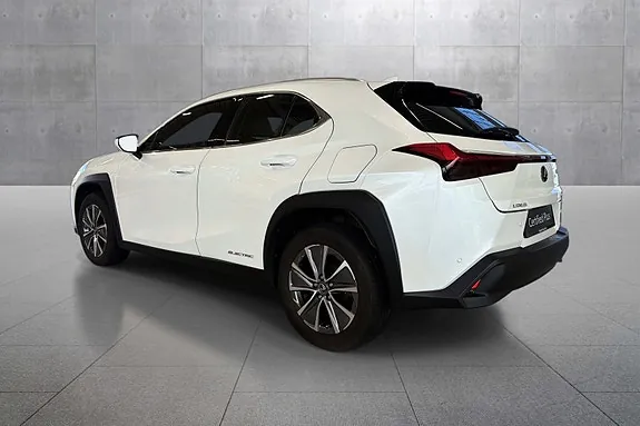 Lexus Ux300E 2022 photo 3