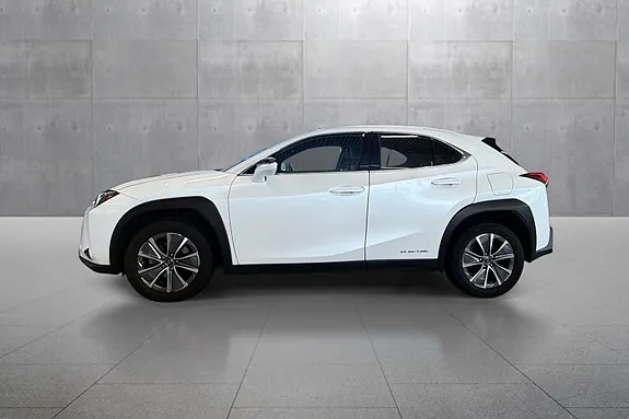 Lexus Ux300E 2022 photo 2