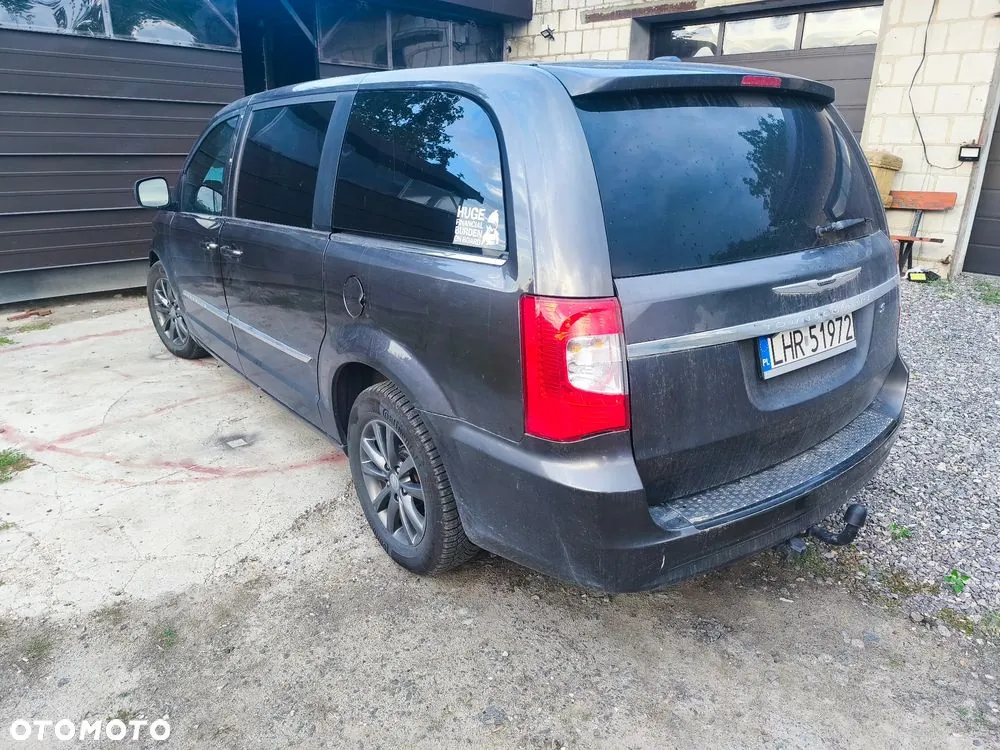 Chrysler Town & Country 2015 photo 3