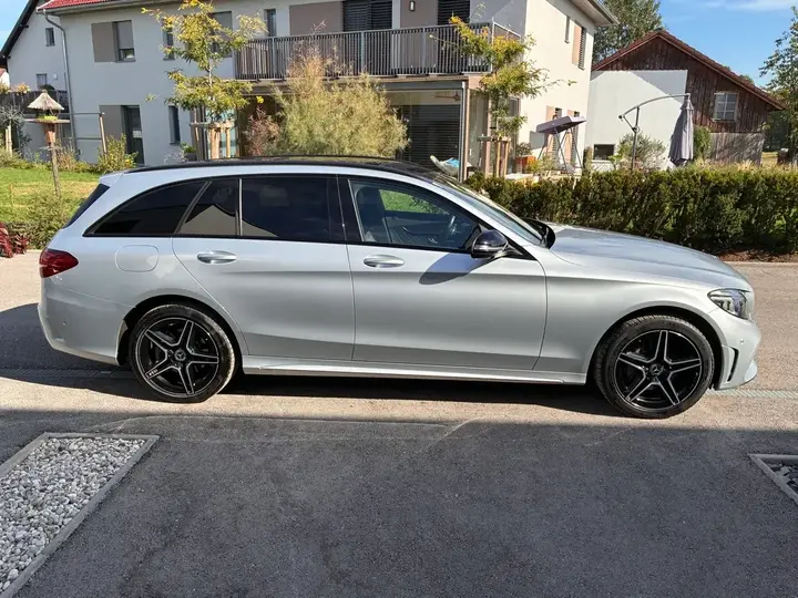Mercedes-Benz C-Class 2019 photo 3