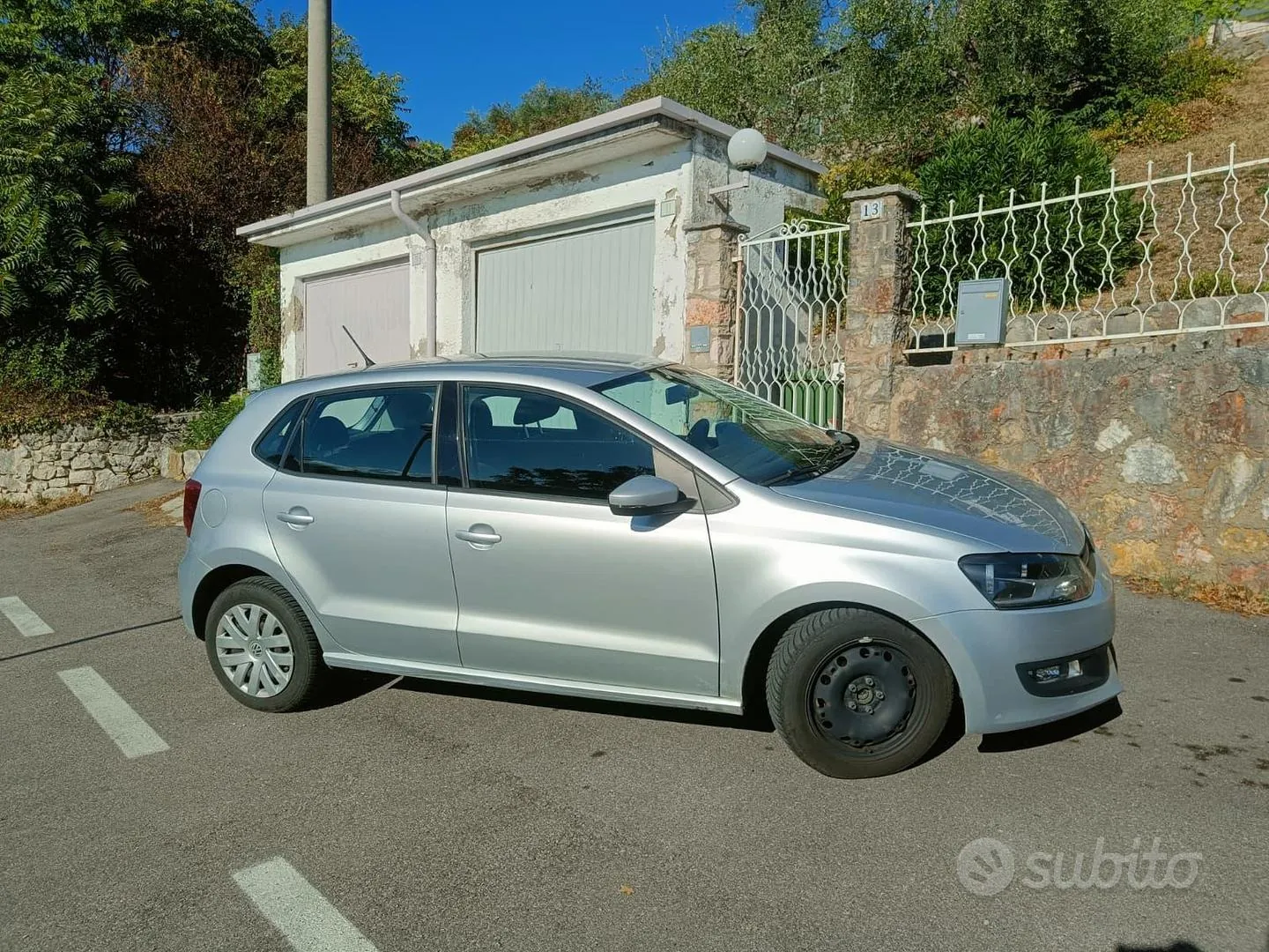 Volkswagen Polo 2011 photo 2