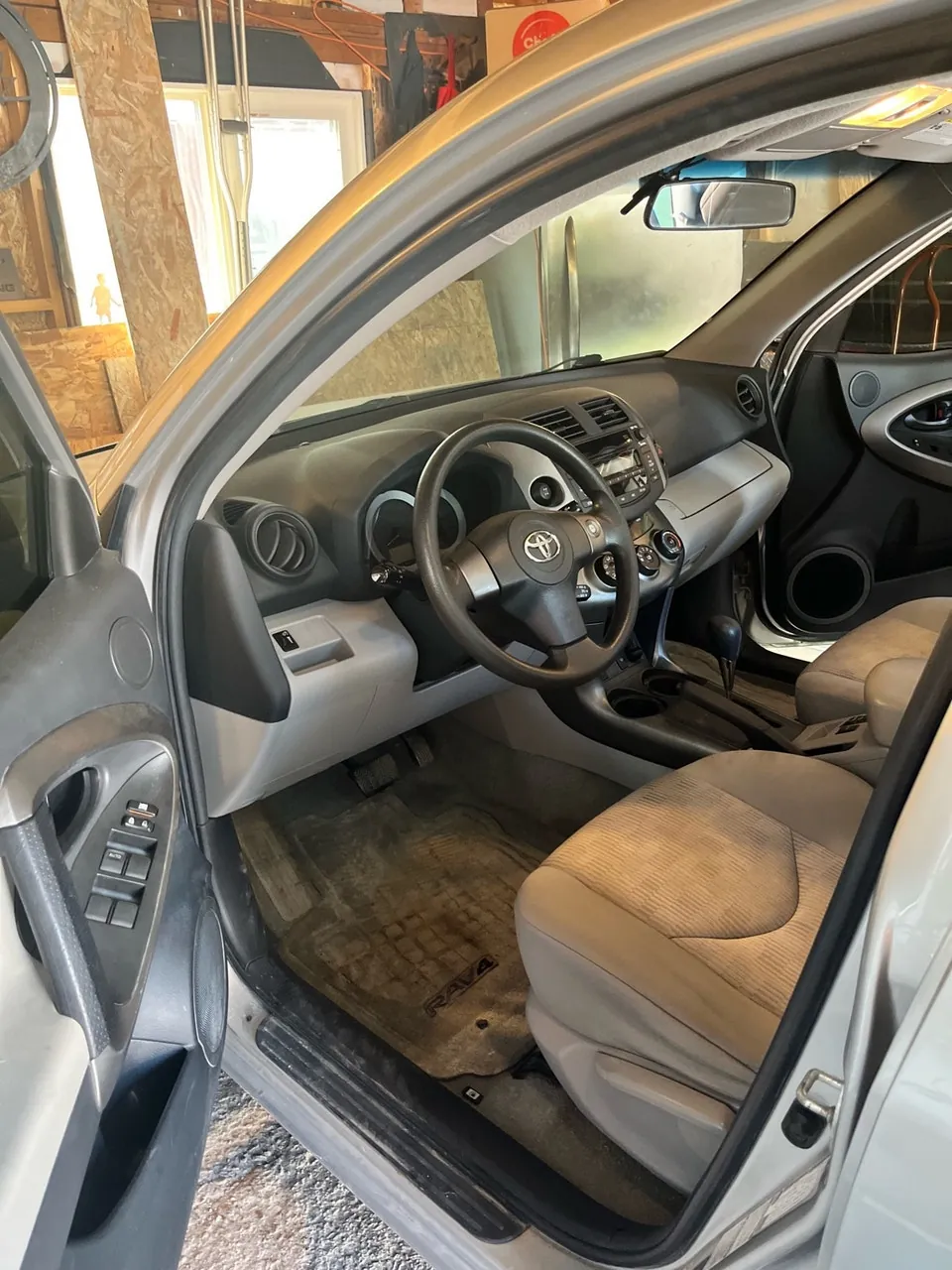 Toyota Rav4 2011 photo 2