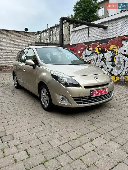 Renault Grand Scenic 2010 photo 5