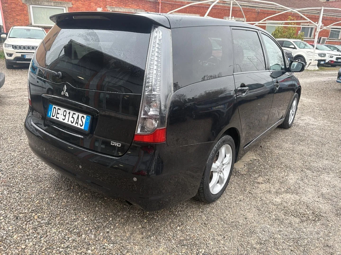 Mitsubishi Grandis 2007 photo 5