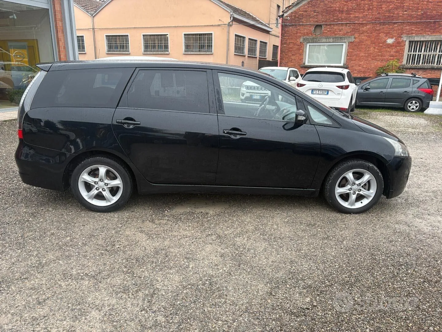 Mitsubishi Grandis 2007 photo 4