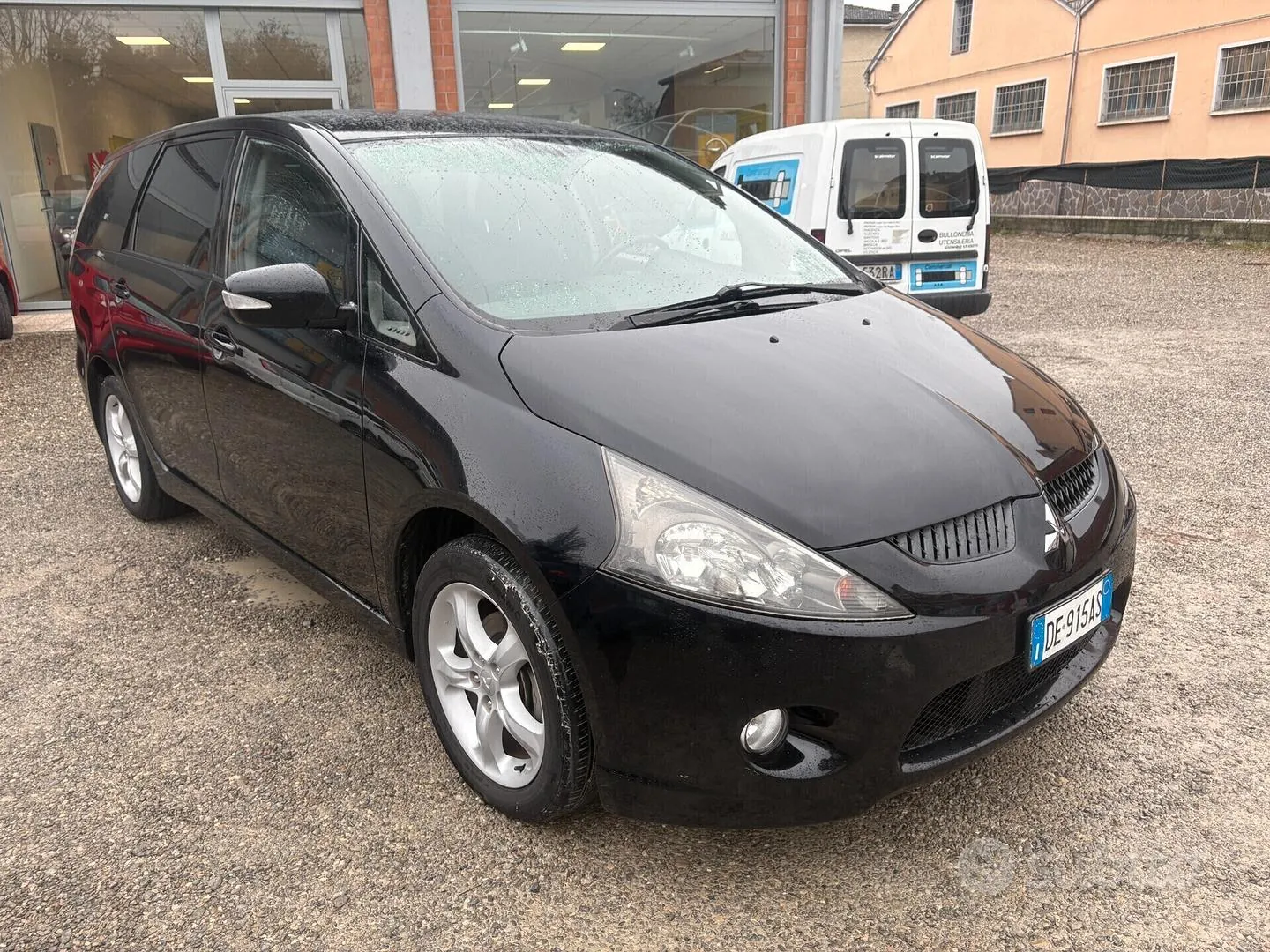 Mitsubishi Grandis 2007 photo 3