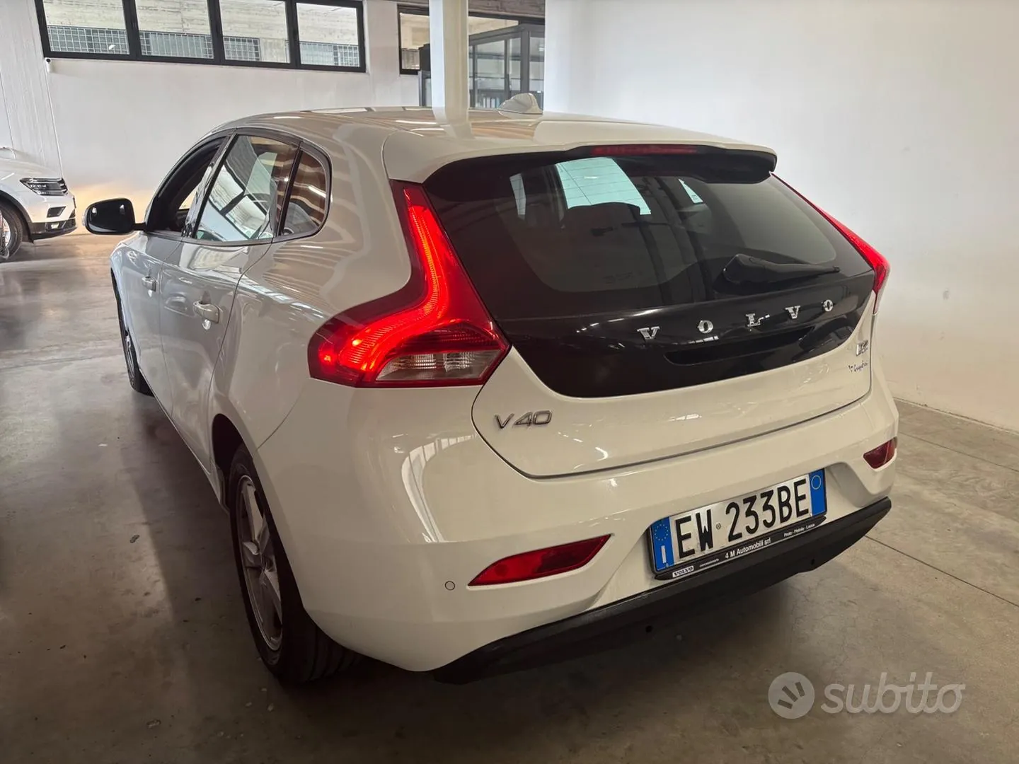 Volvo V40 2014 photo 2