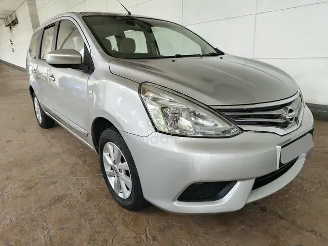 Nissan Grand Livina