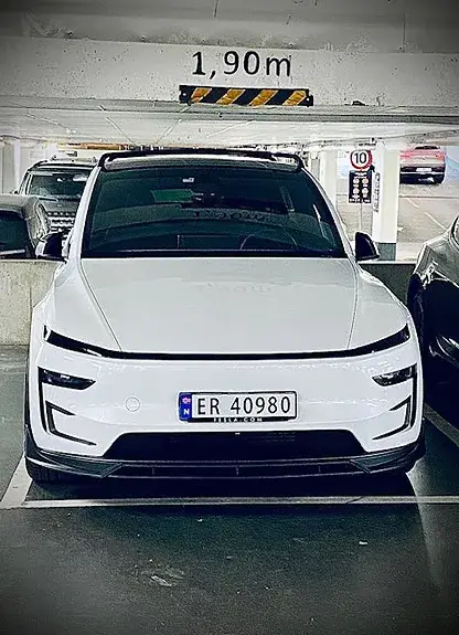 Tesla Model Y 2026 photo 5