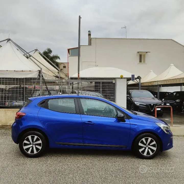 Renault Clio 2022 photo 2