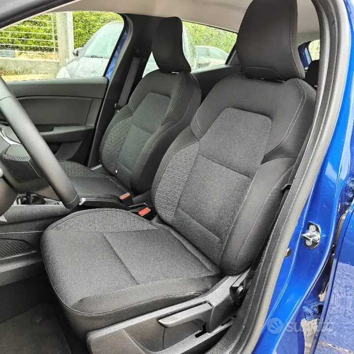 Renault Clio 2022 photo 4