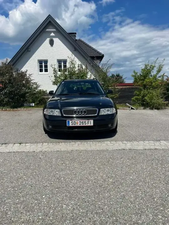 Audi A4 2000 photo 2