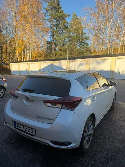 Toyota Auris 2016 photo 2