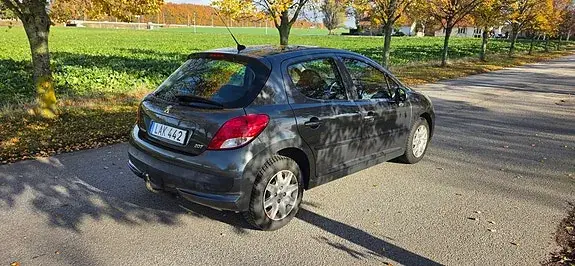 Peugeot 207 2010 photo 4