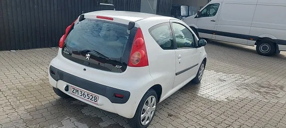 Peugeot 107 2008 photo 3