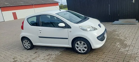 Peugeot 107 2008 photo 2