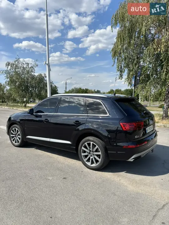 Audi Q7 2018 photo 5