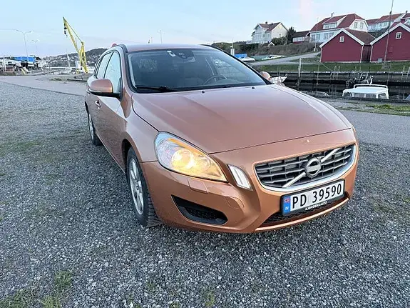 Volvo V60 2012 photo 2