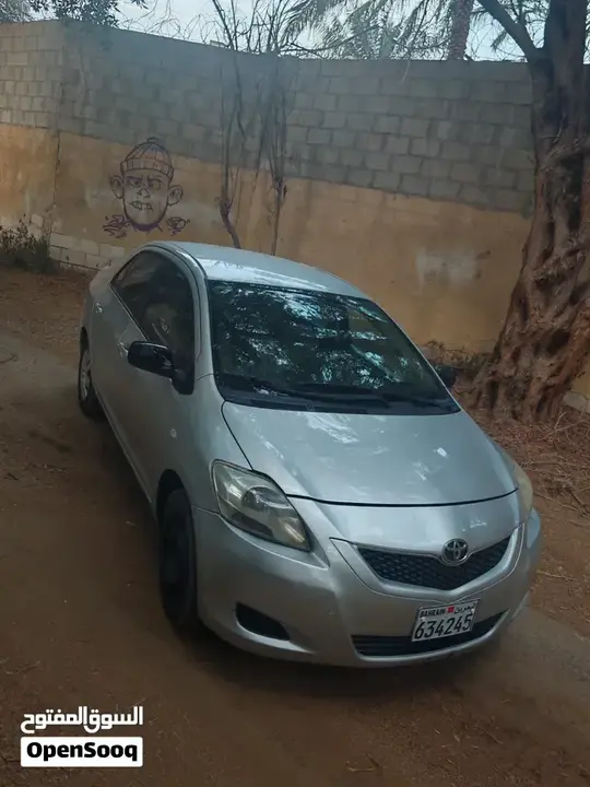 Toyota Yaris 2012 photo 2