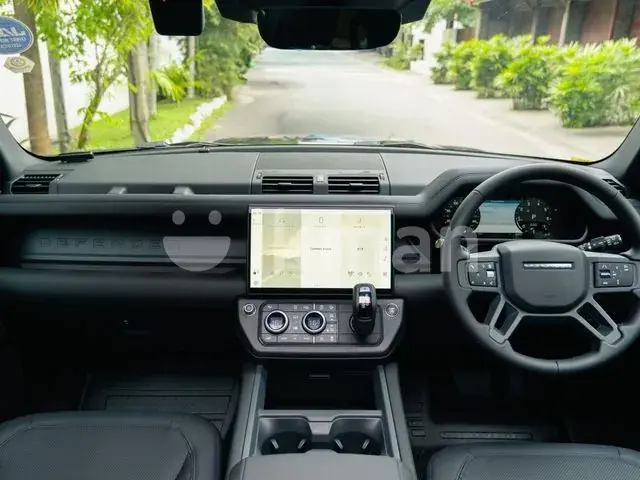 Land Rover Defender 2026 photo 4