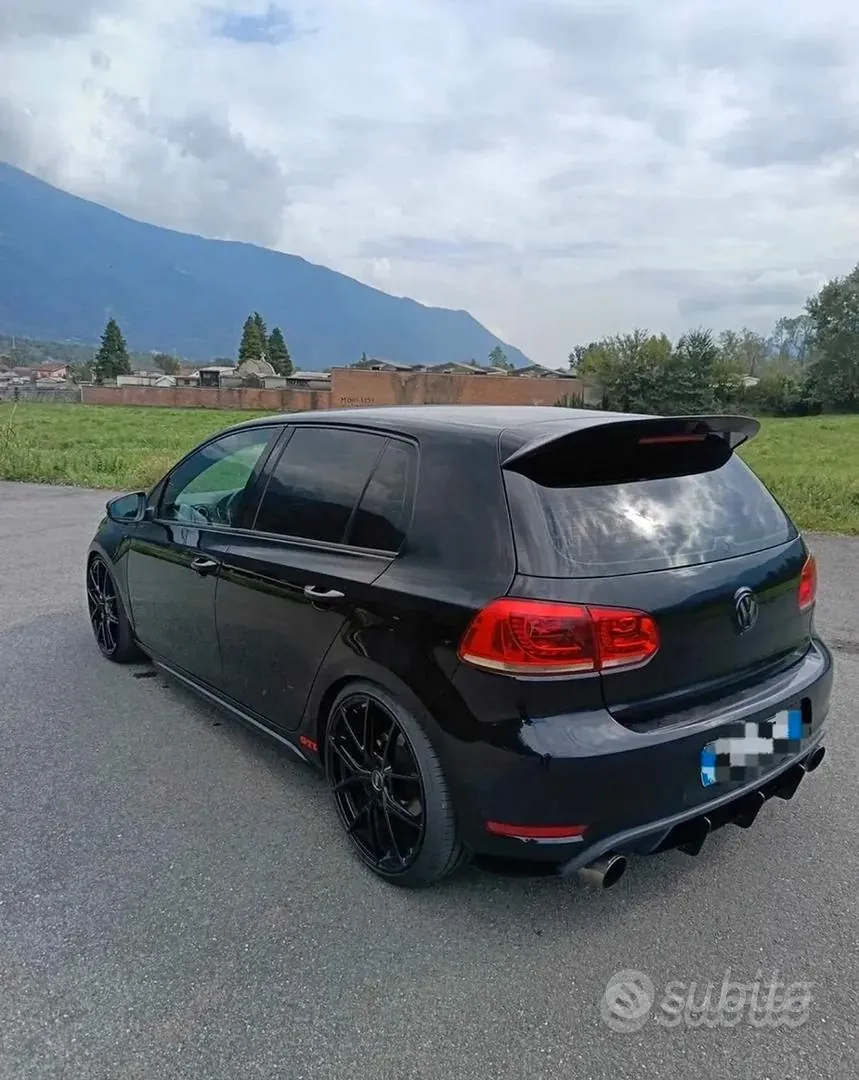 Volkswagen Golf 2010 photo 2