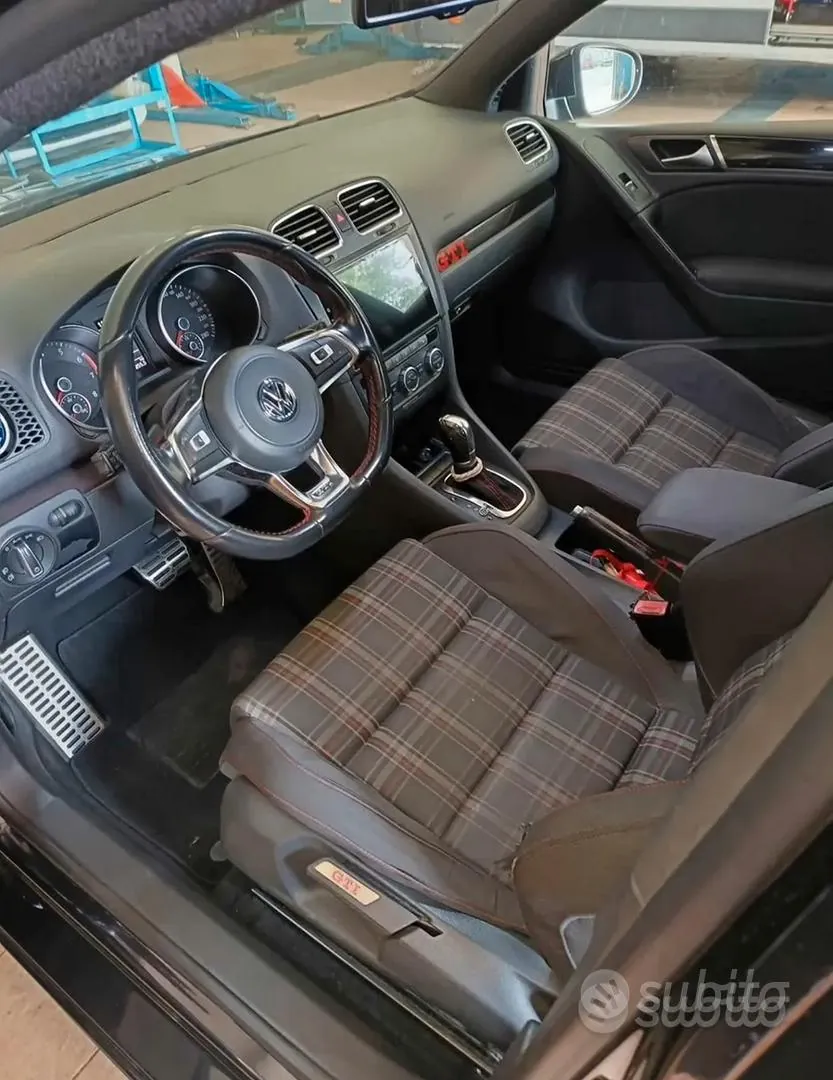 Volkswagen Golf 2010 photo 3