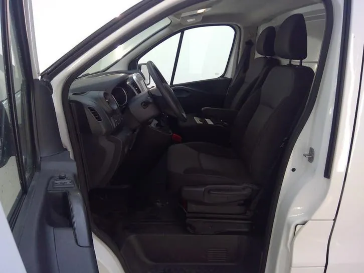 Renault Trafic 2021 photo 2